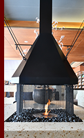 SHIZUOKA: 商業施設　暖炉　ブラック金網の装飾: 外観写真
